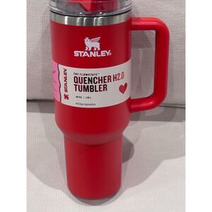 Stanley Valentine’s Day 40oz Quencher H2.0 FlowState Tumbler – Ruby Red
